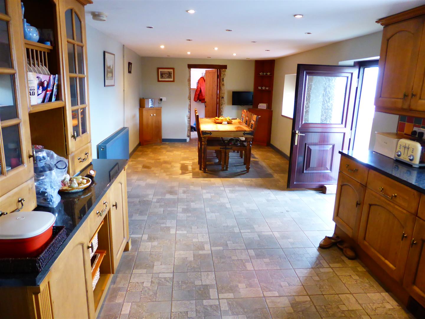 ANOTHER ROOM ASPECT